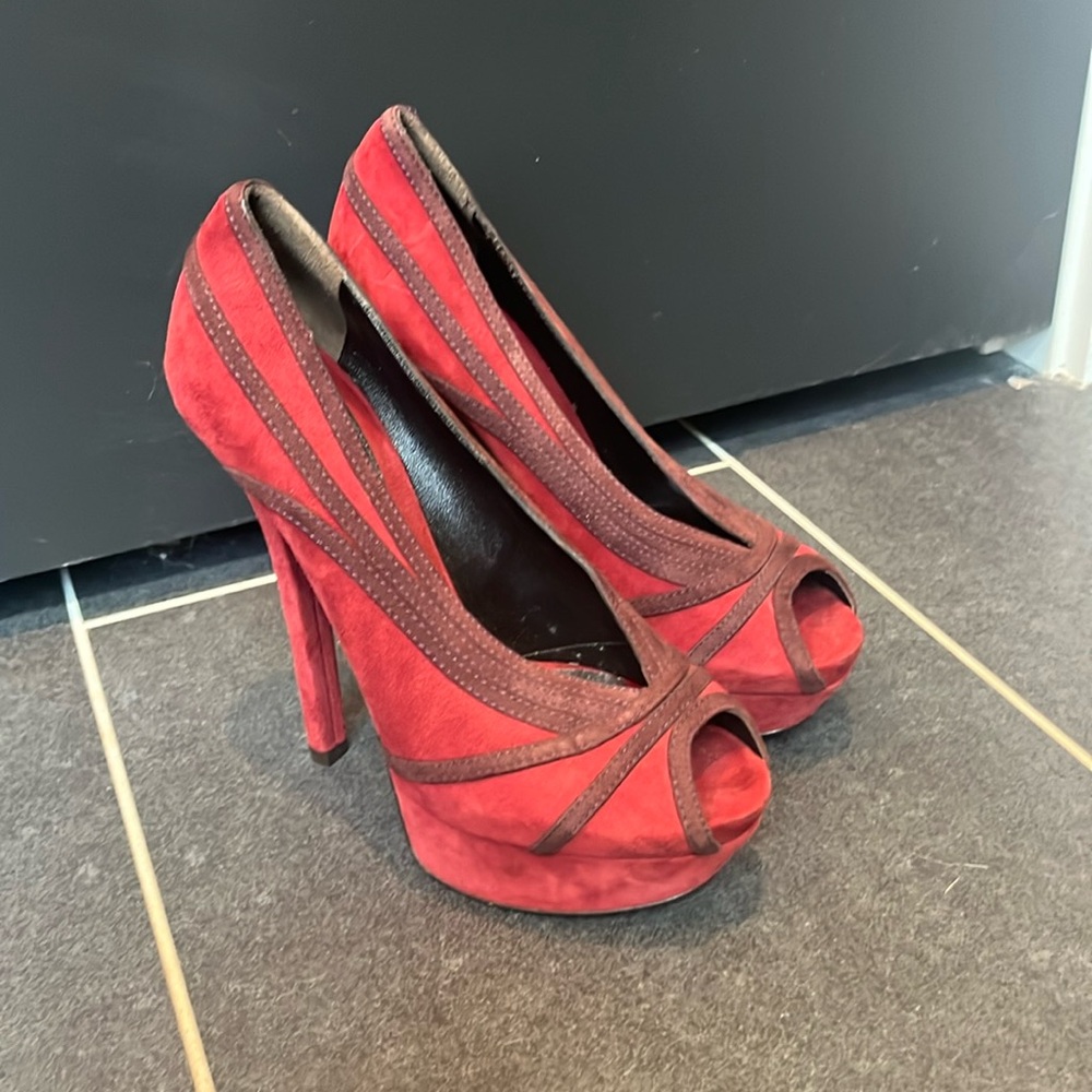 Fendi Suede peep toe Pumps burgundy red 6.5